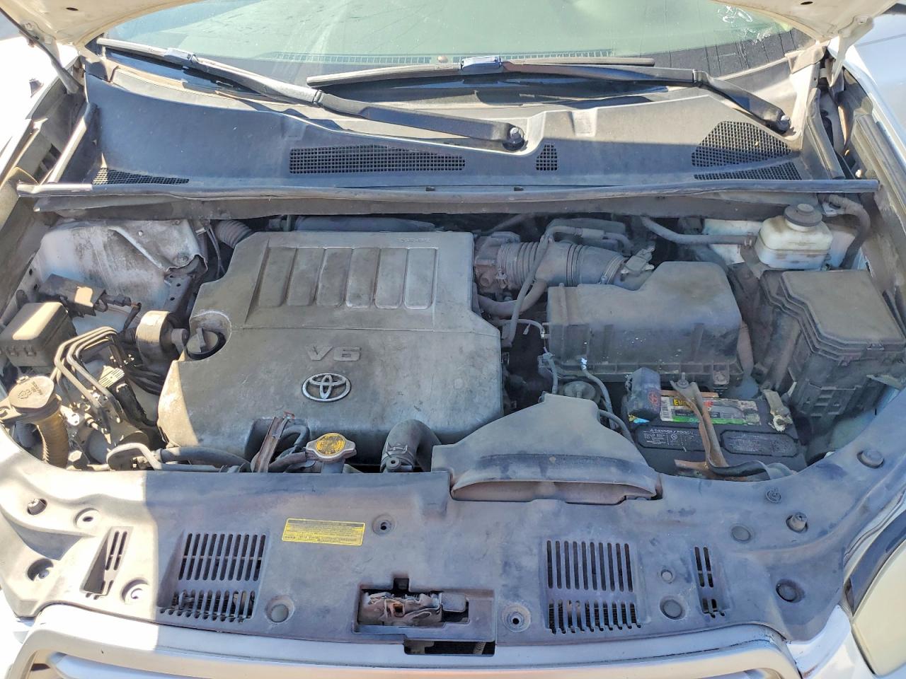 2010 TOYOTA HIGHLANDER BASE photo 34