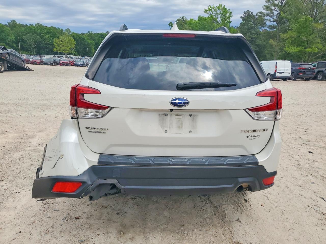 2021 SUBARU FORESTER photo 16