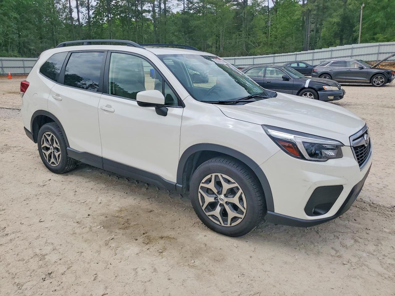 2021 SUBARU FORESTER photo 10