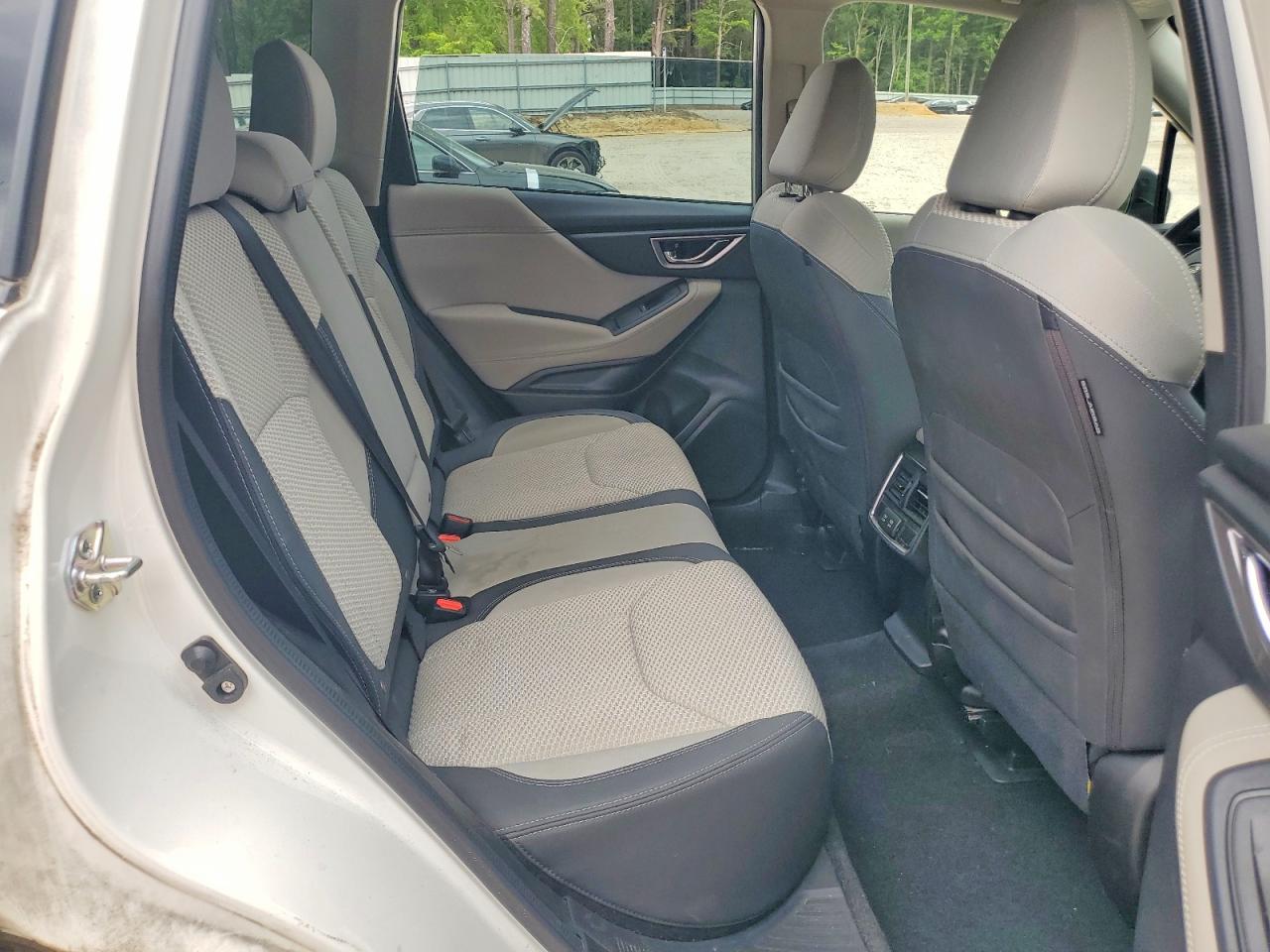 2021 SUBARU FORESTER photo 31