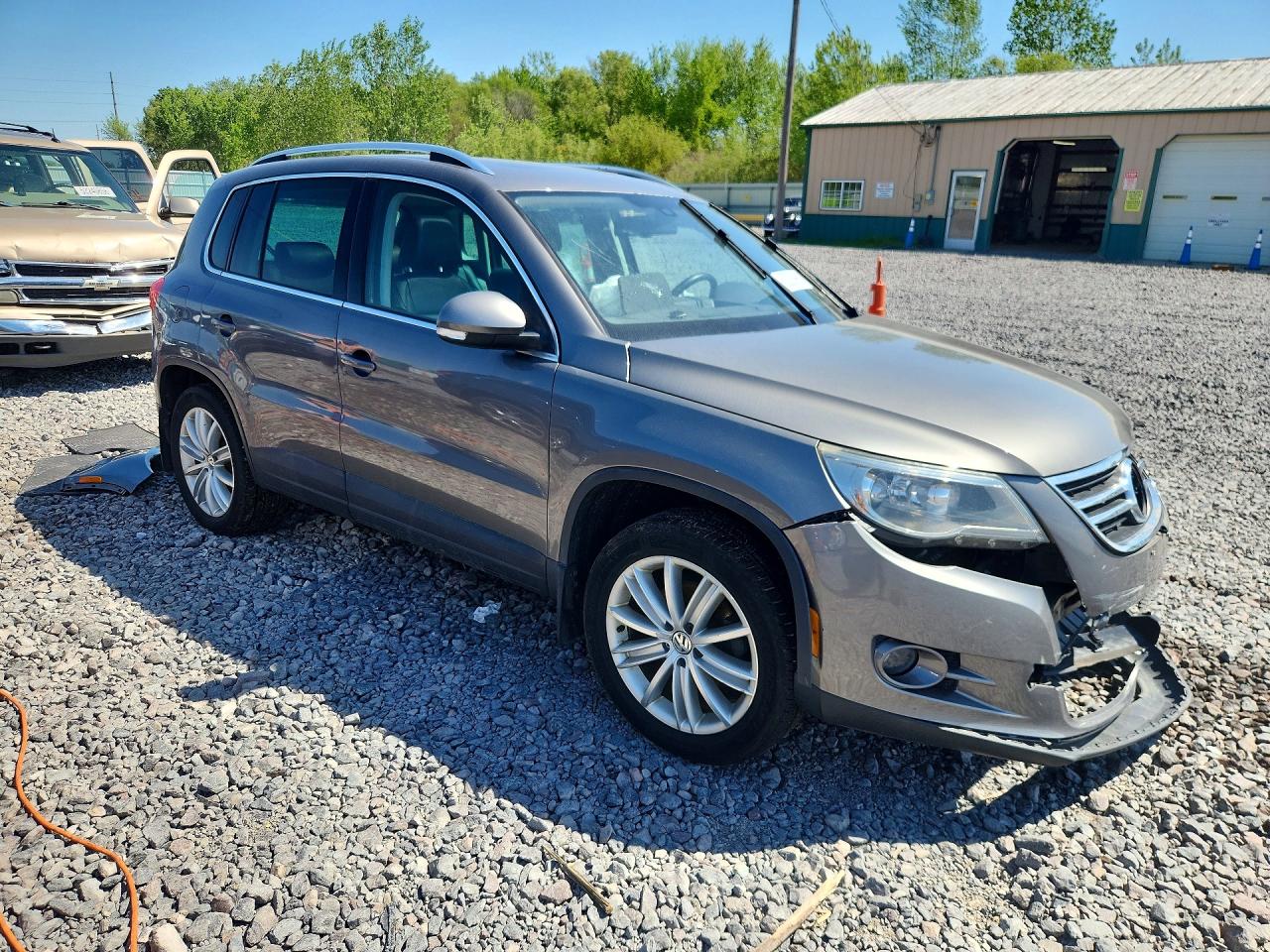 2011 VOLKSWAGEN TIGUAN S photo 7
