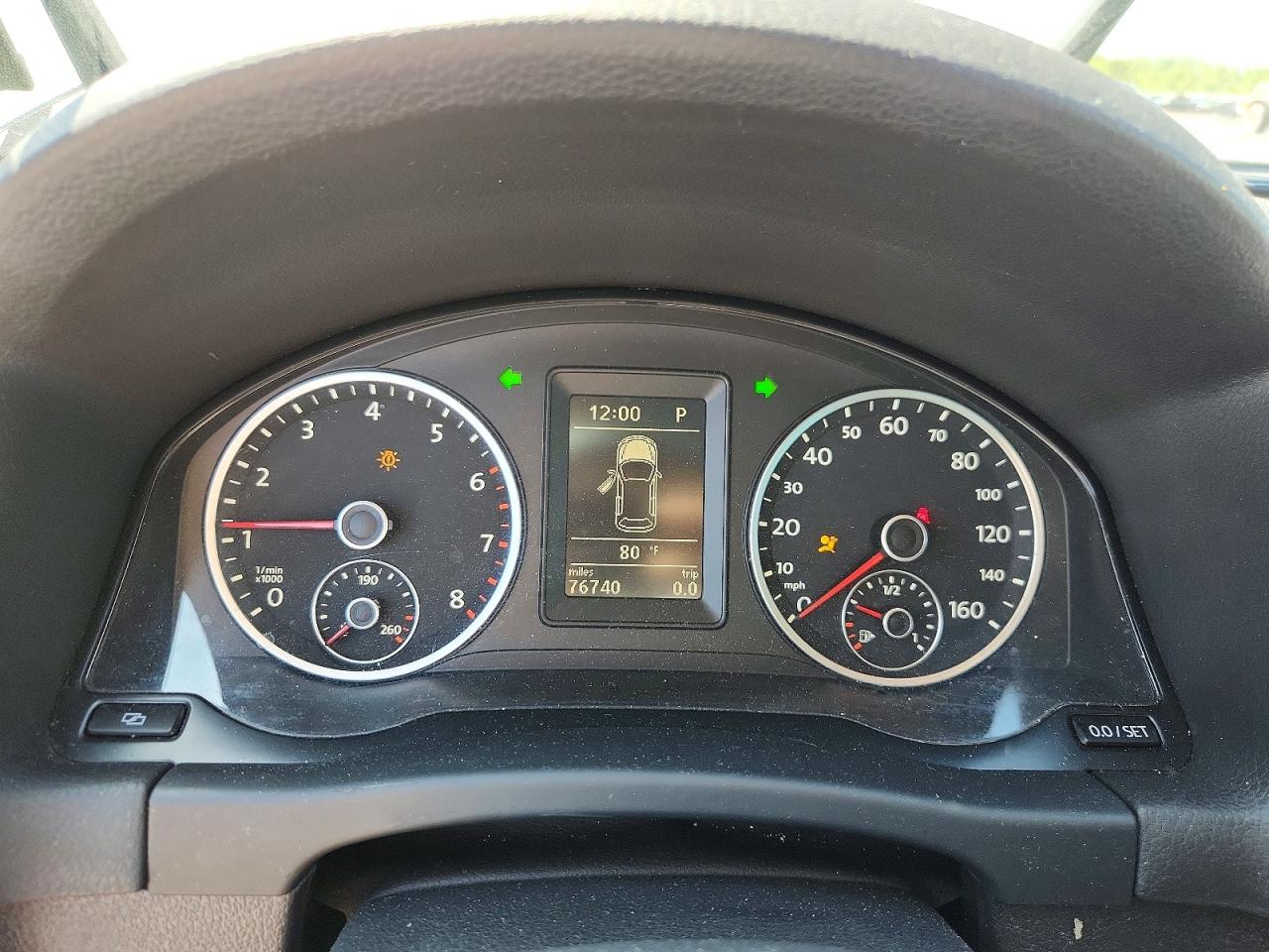 2011 VOLKSWAGEN TIGUAN S photo 17