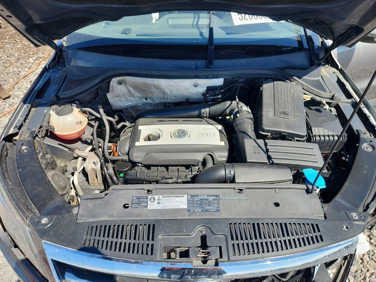 2011 VOLKSWAGEN TIGUAN S photo 21