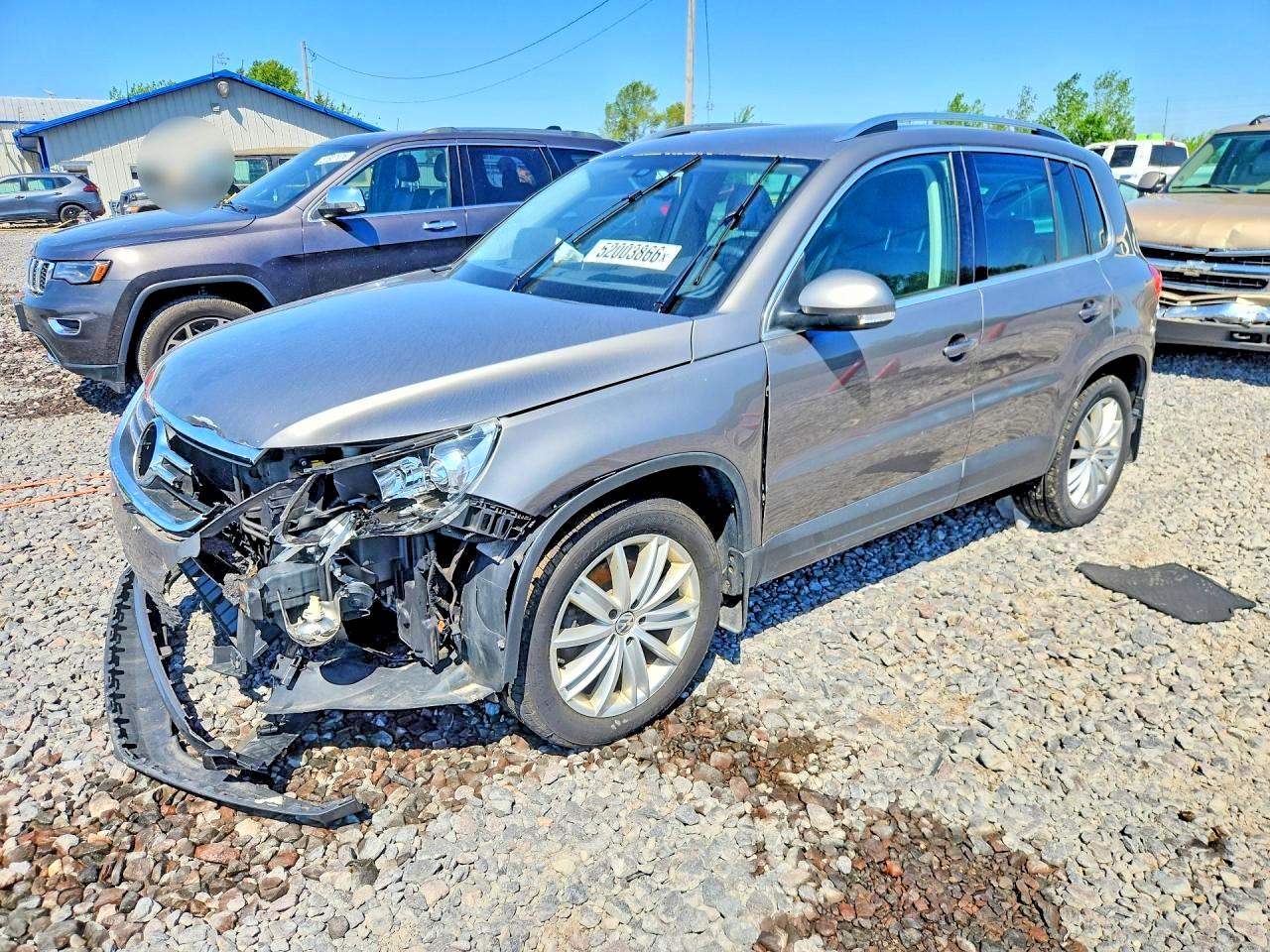 2011 VOLKSWAGEN TIGUAN