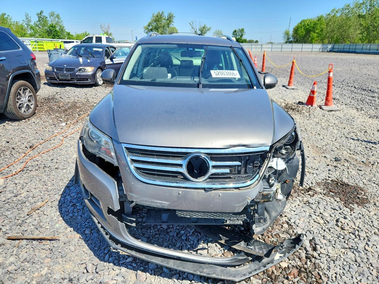 2011 VOLKSWAGEN TIGUAN S photo 9