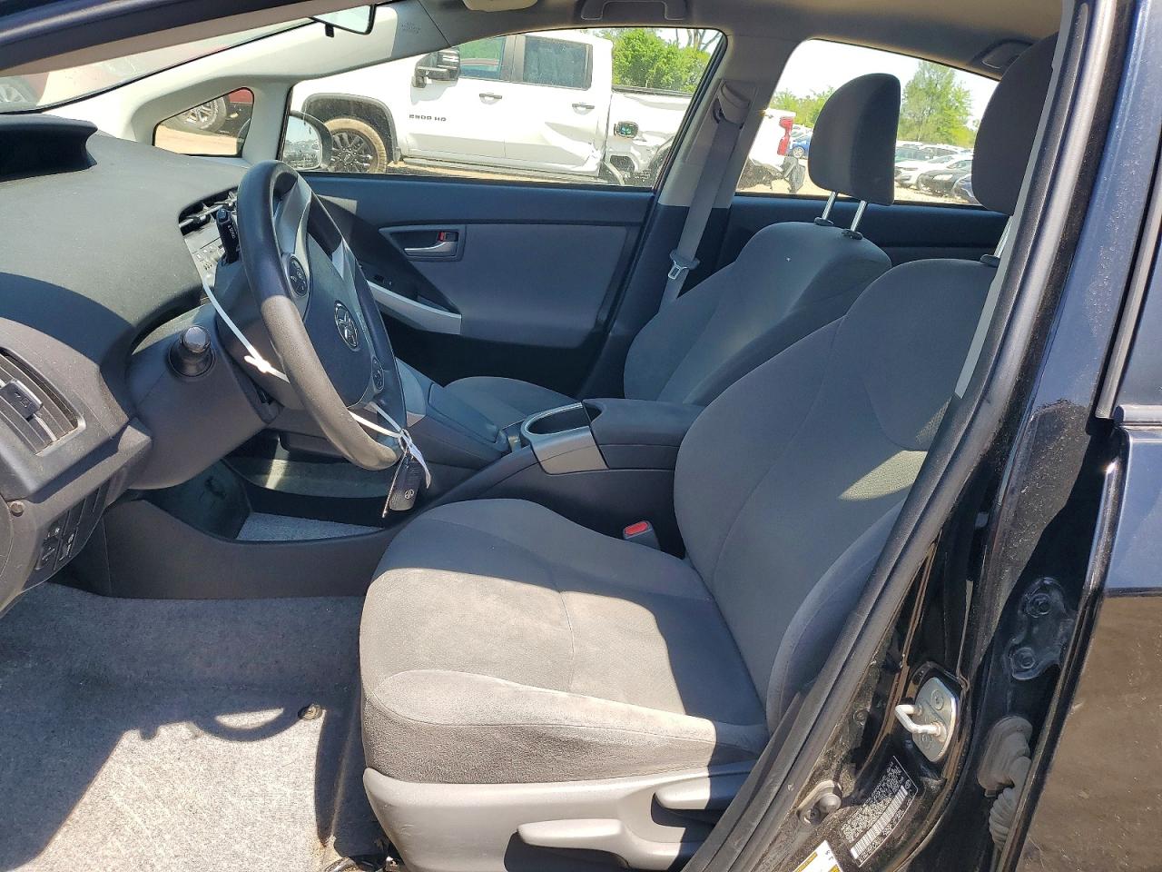 2014 TOYOTA PRIUS TWO photo 13