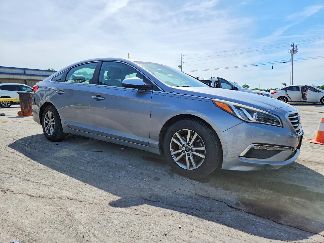 2015 HYUNDAI SONATA SE photo 7