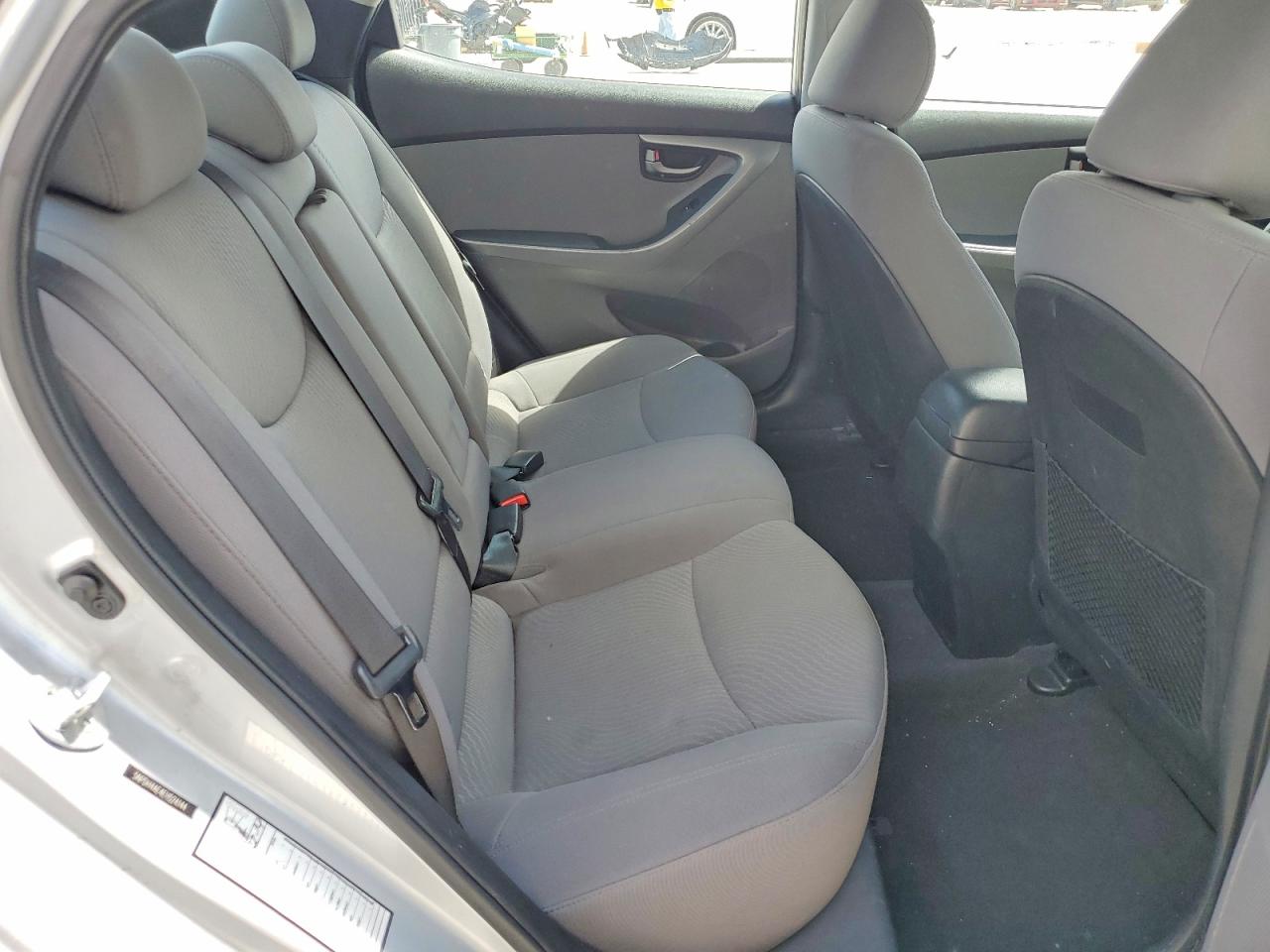 2014 HYUNDAI ELANTRA SE photo 28