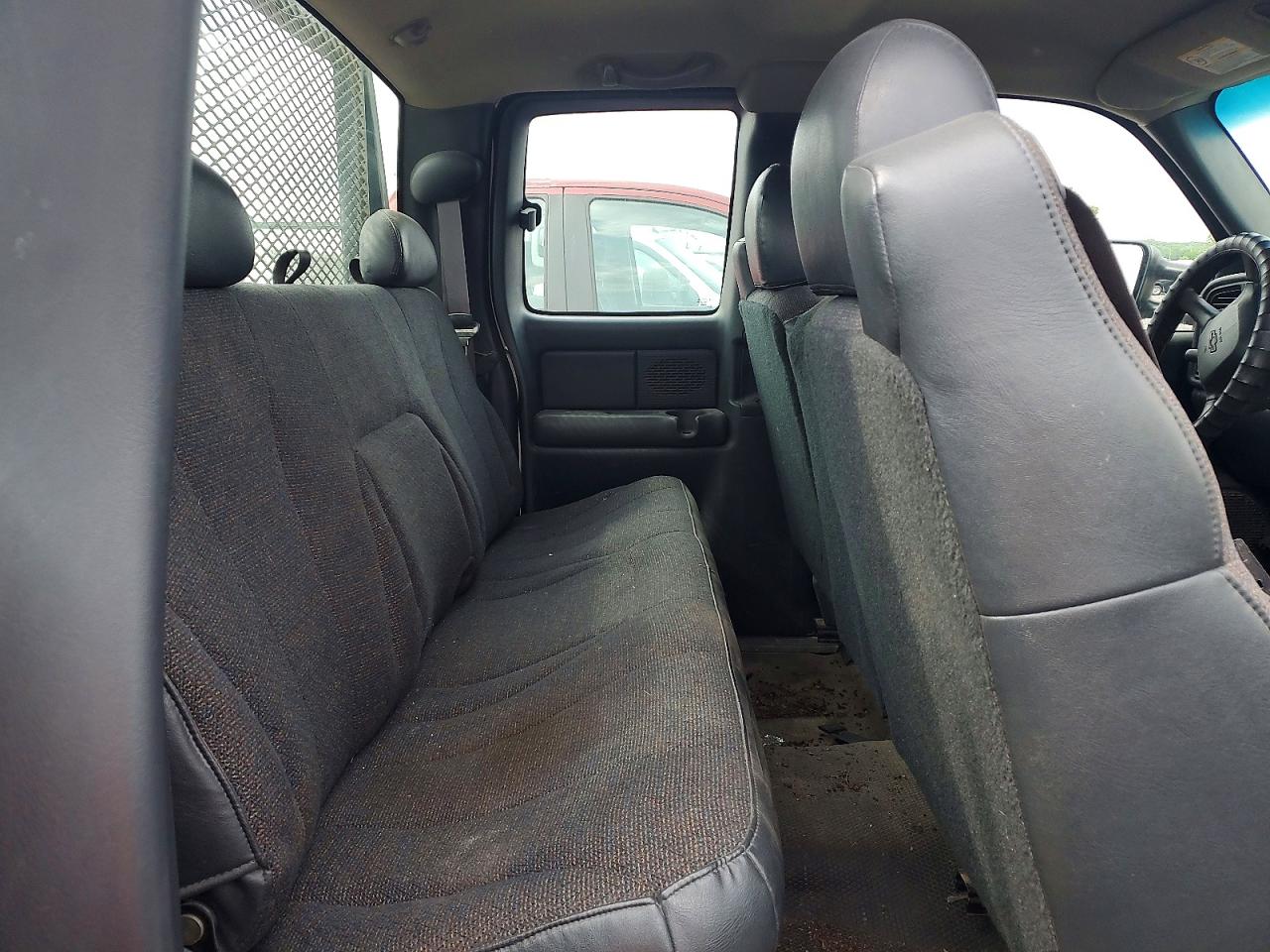 2002 CHEVROLET SILVERADO K3500 photo 28
