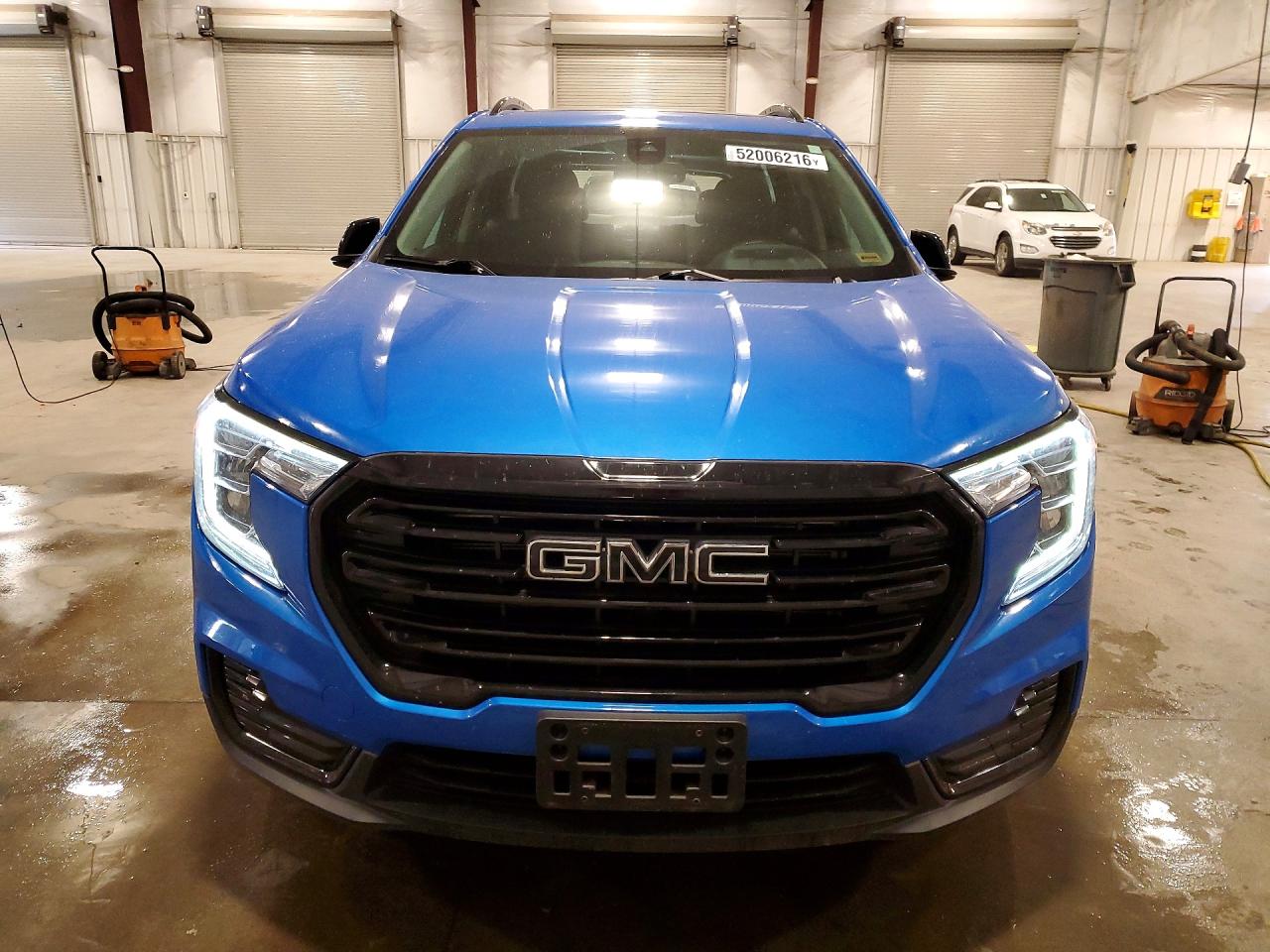 2024 GMC TERRAIN SLE photo 13