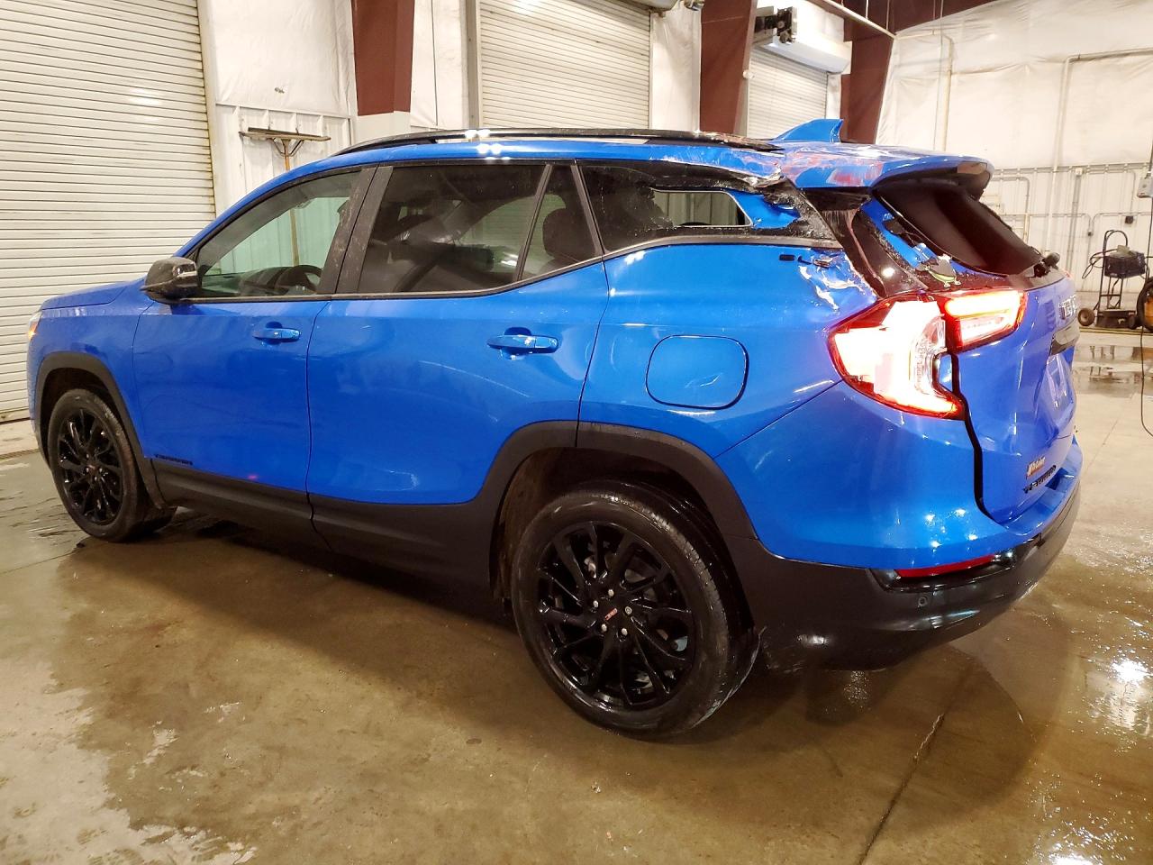 2024 GMC TERRAIN SLE photo 4