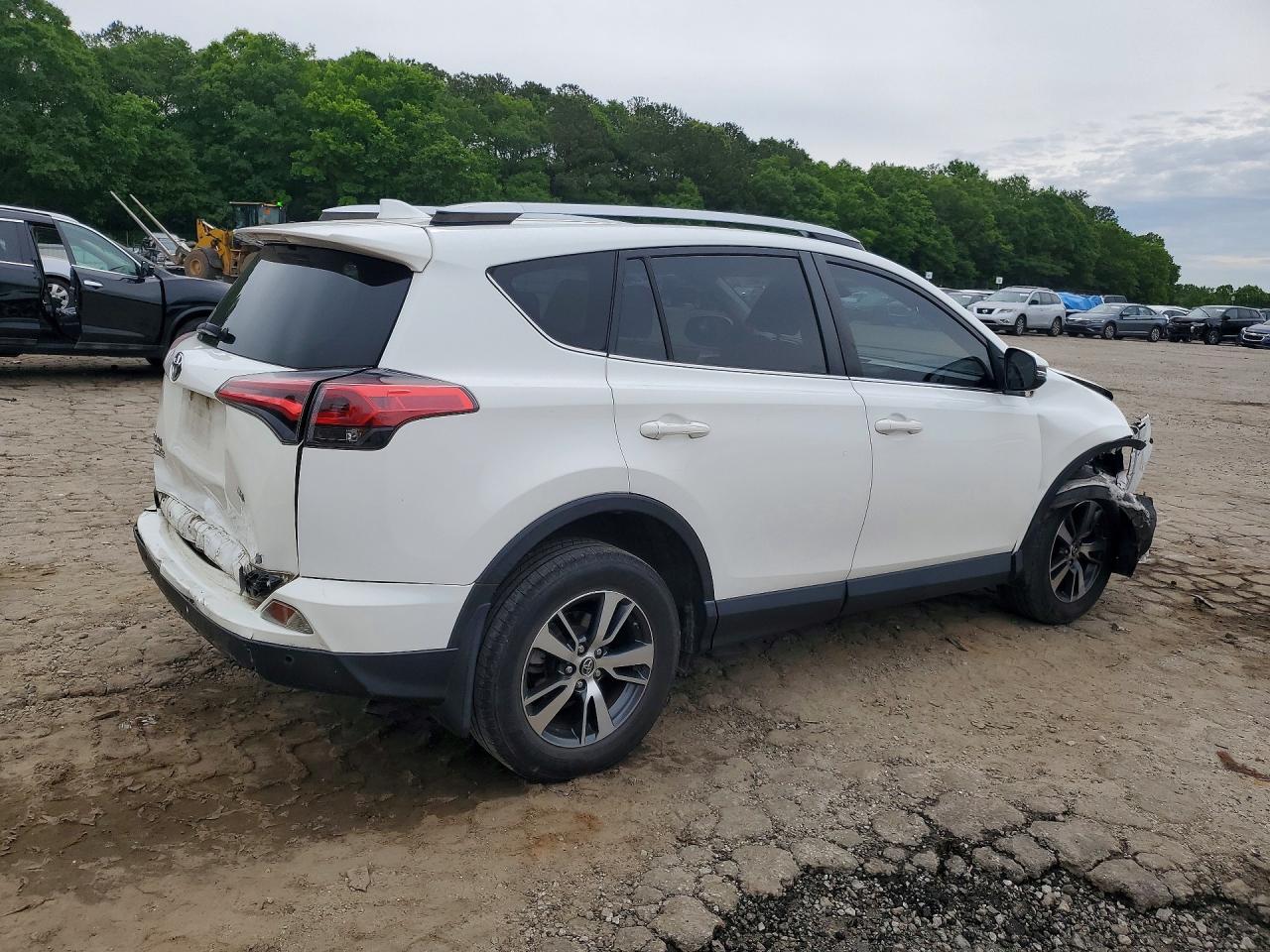2016 TOYOTA RAV4 XLE photo 5
