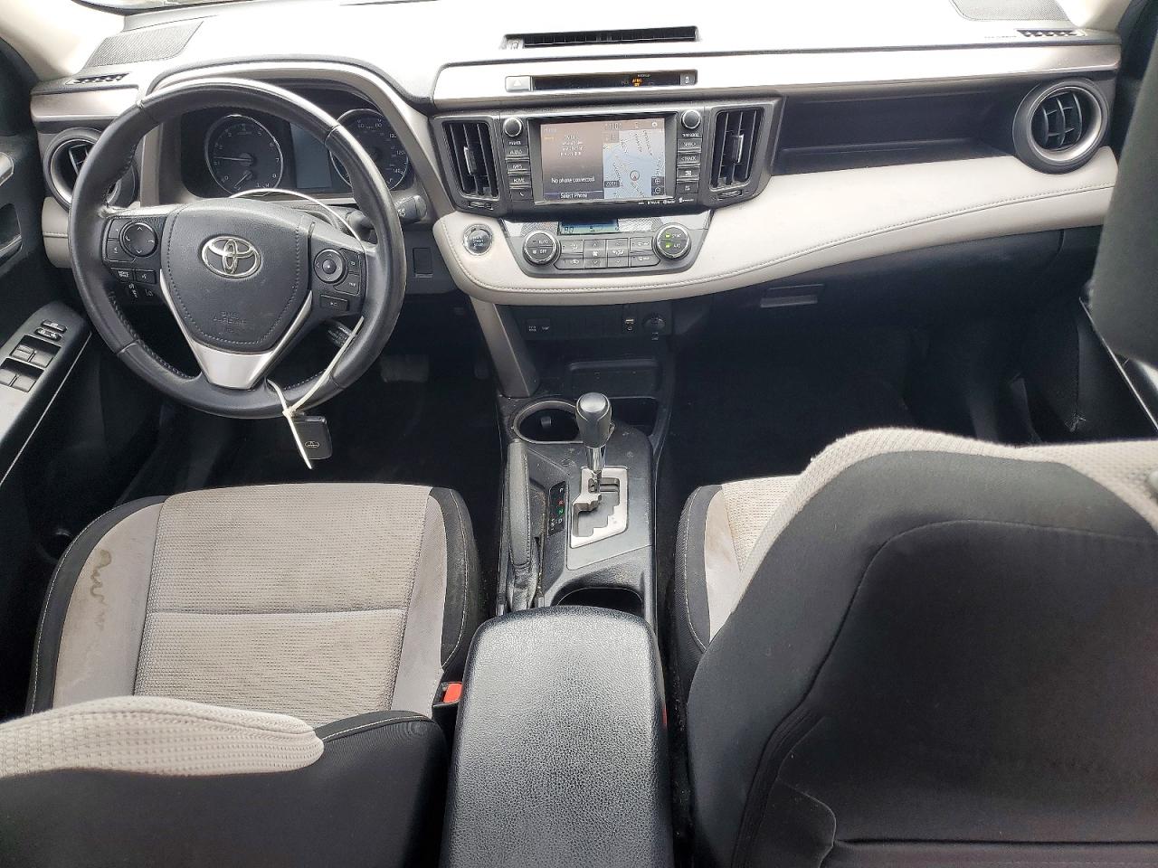 2016 TOYOTA RAV4 XLE photo 15