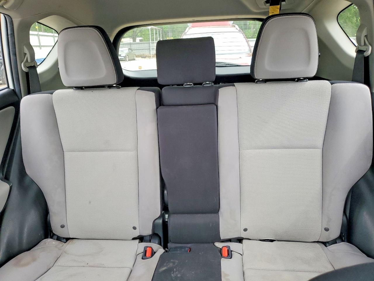 2016 TOYOTA RAV4 XLE photo 19