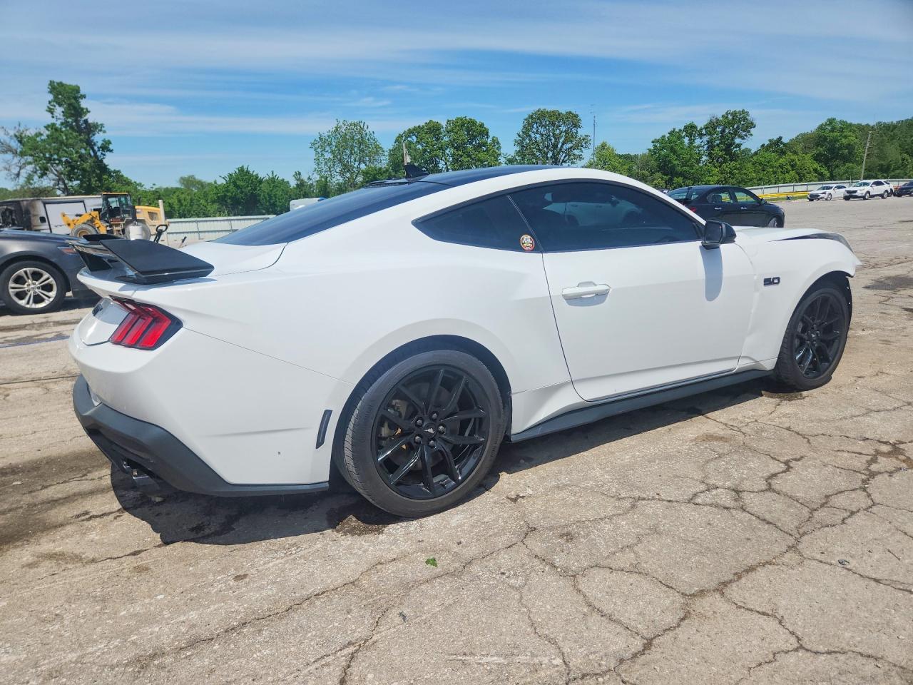 2024 FORD MUSTANG GT photo 7
