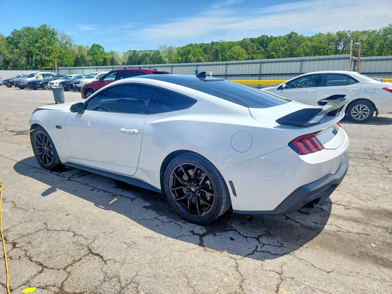 2024 FORD MUSTANG GT photo 4