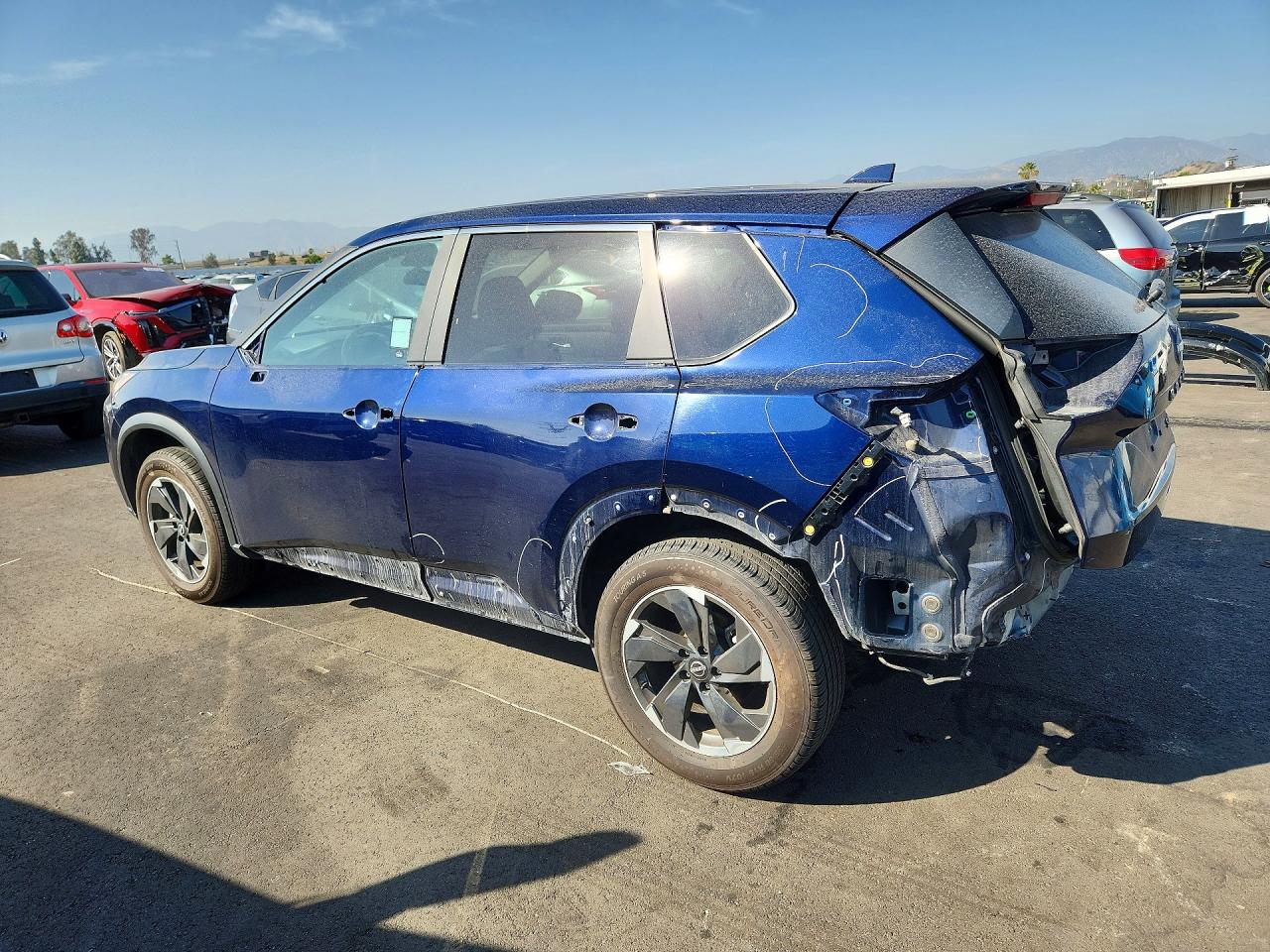 2024 NISSAN ROGUE SV photo 4