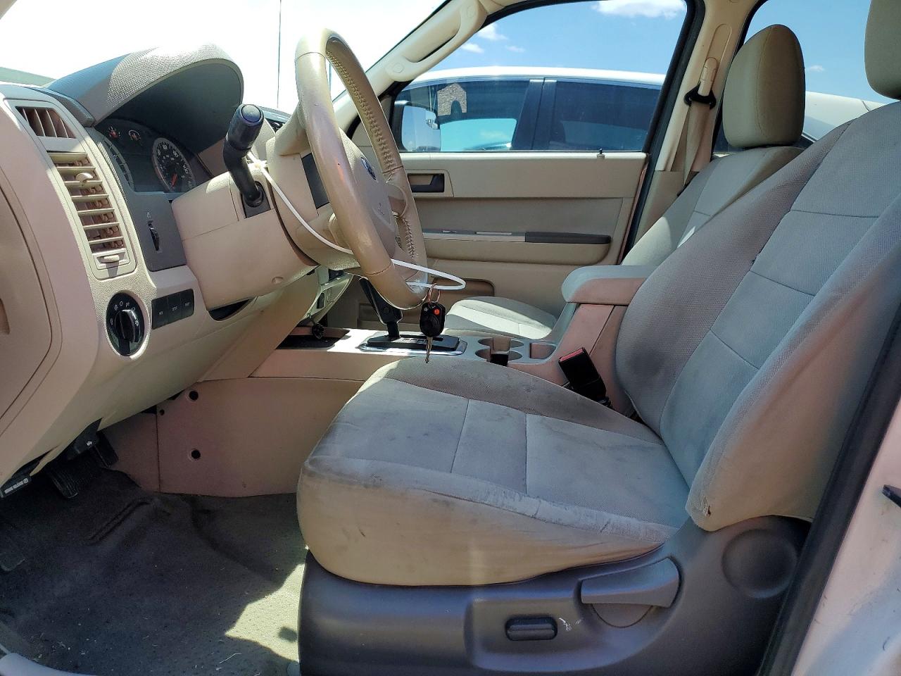 2011 FORD ESCAPE XLT photo 19