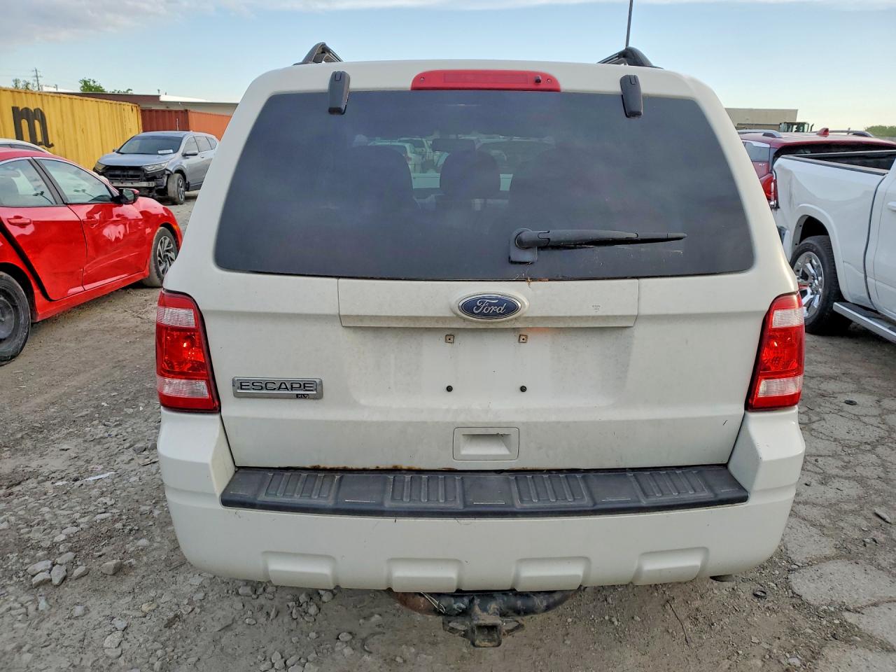 2011 FORD ESCAPE XLT photo 16