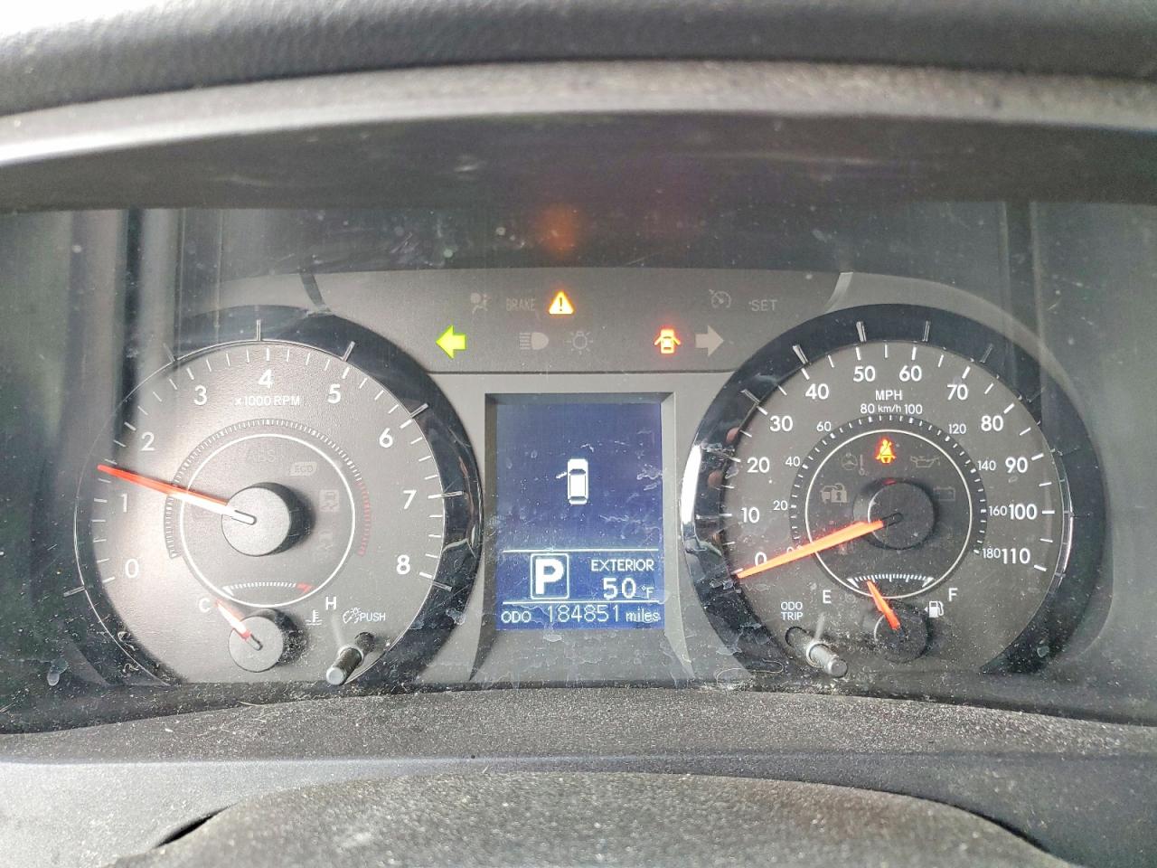 2015 TOYOTA SIENNA LE photo 17