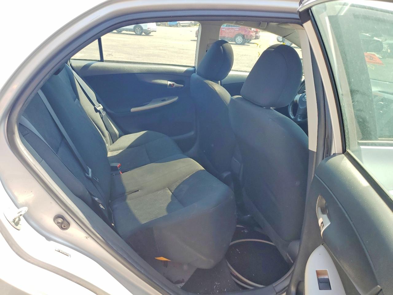 2010 TOYOTA COROLLA S photo 19