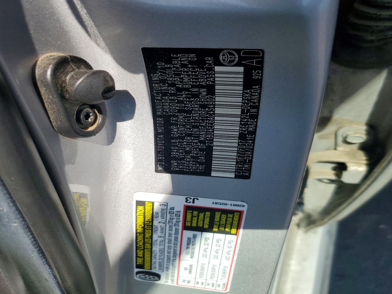 2010 TOYOTA COROLLA S photo 23