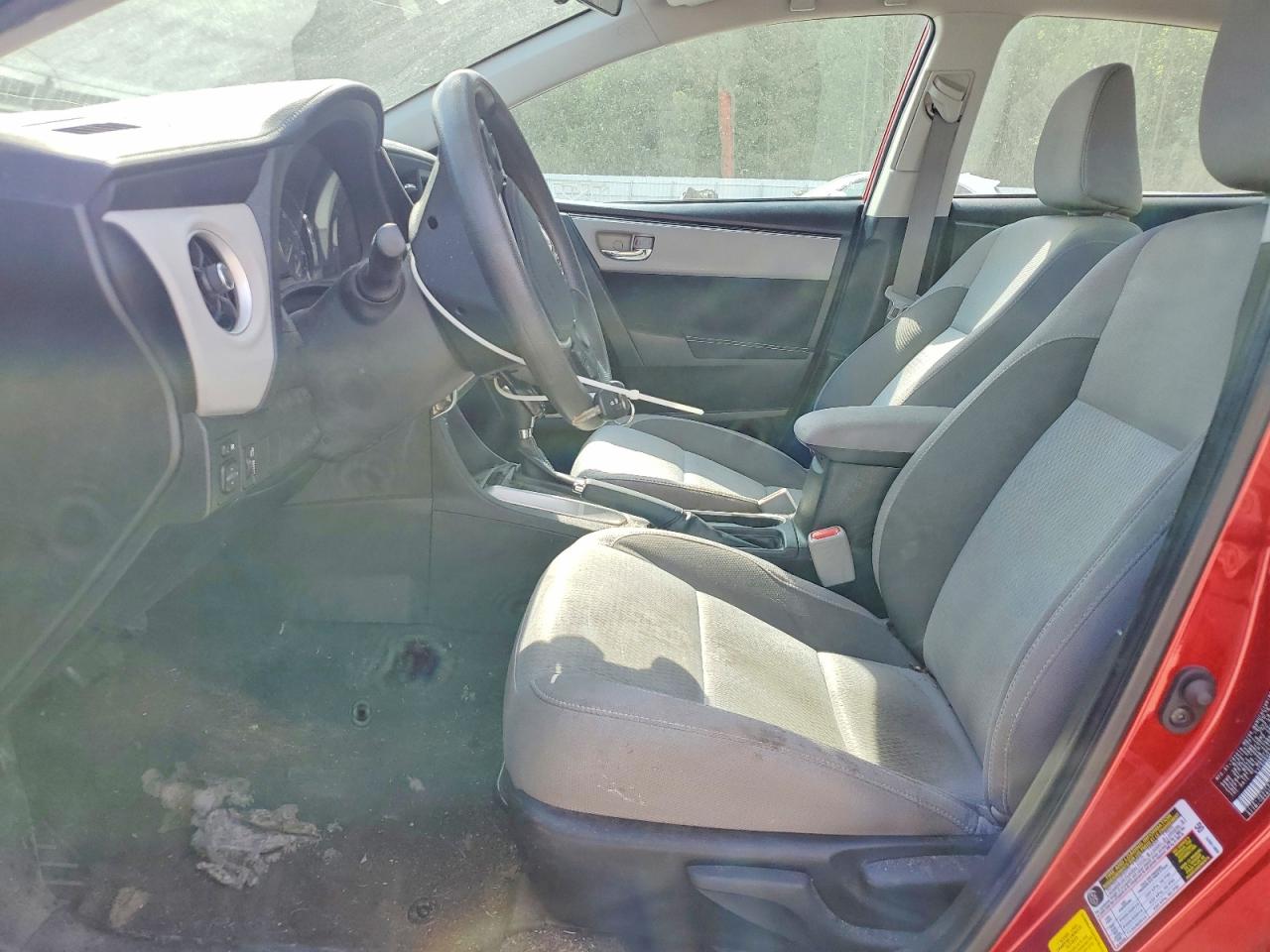 2018 TOYOTA COROLLA LE photo 19