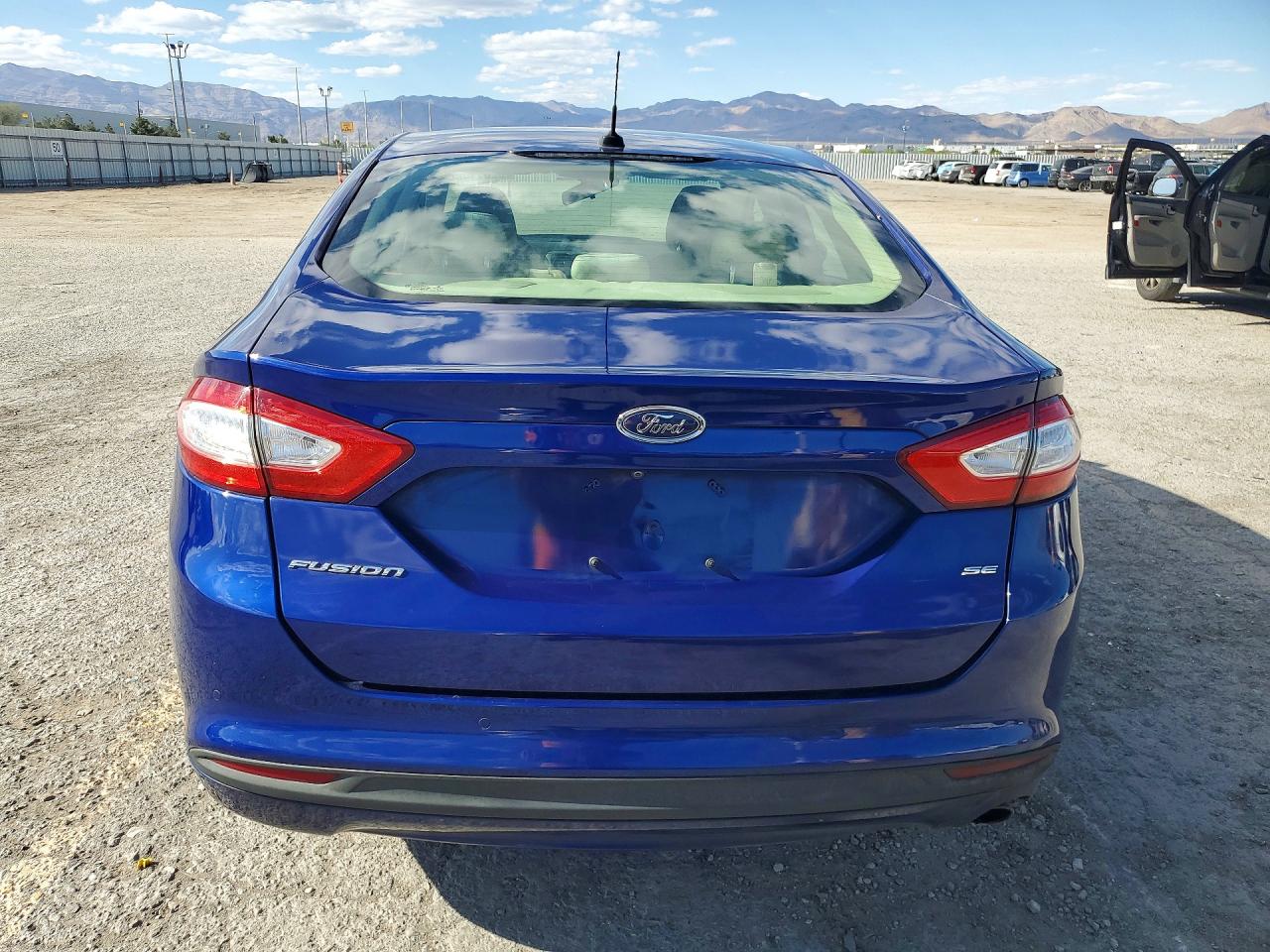 2016 FORD FUSION SE photo 16