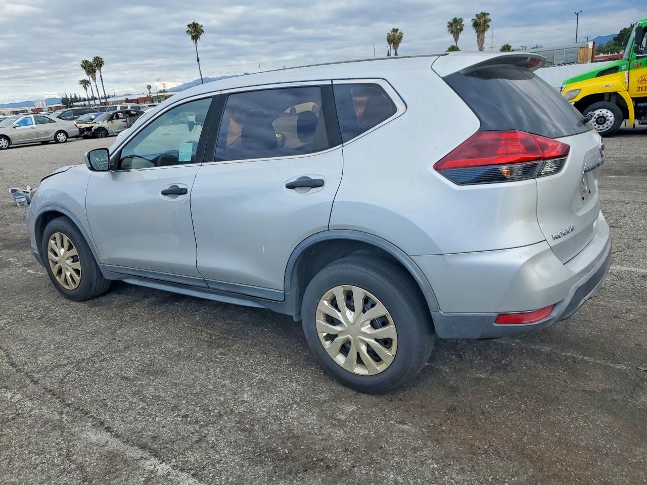 2018 NISSAN ROGUE S photo 4