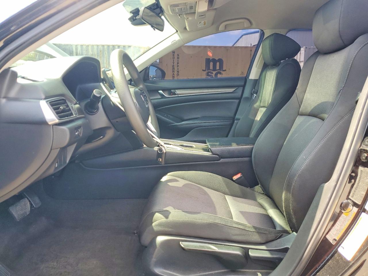 2018 HONDA ACCORD LX photo 25