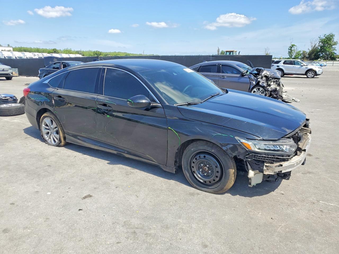 2018 HONDA ACCORD LX photo 13