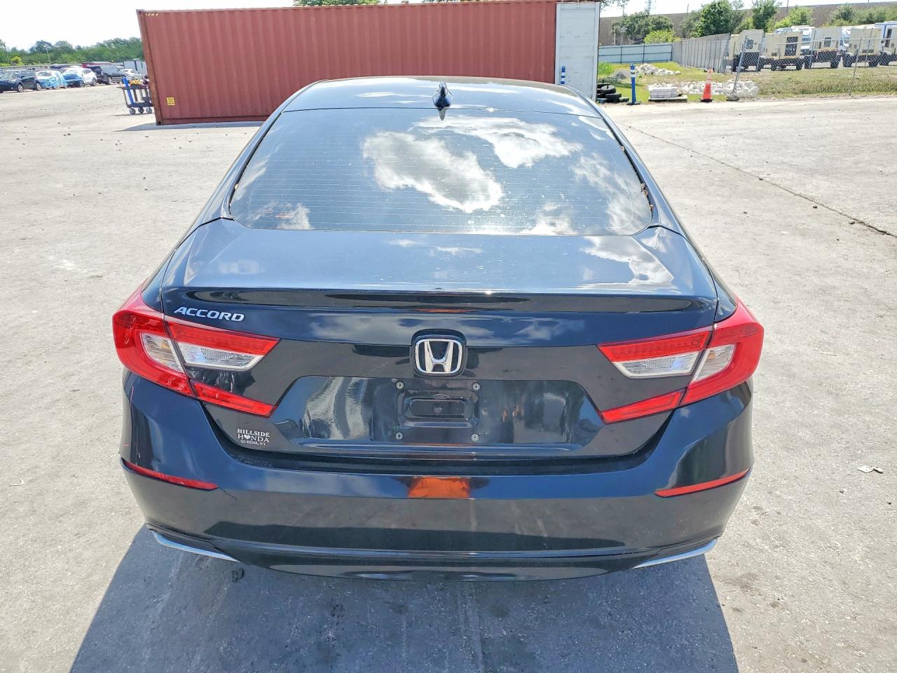 2018 HONDA ACCORD LX photo 21