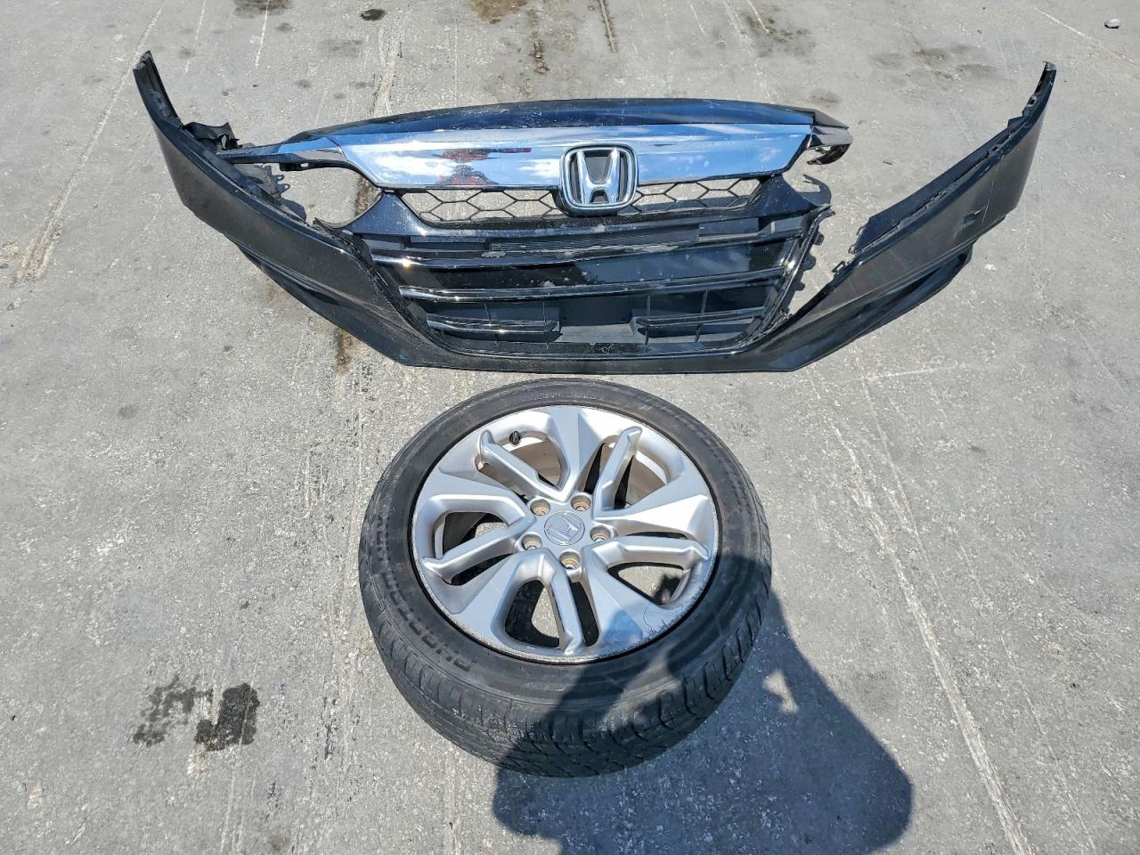 2018 HONDA ACCORD LX photo 45
