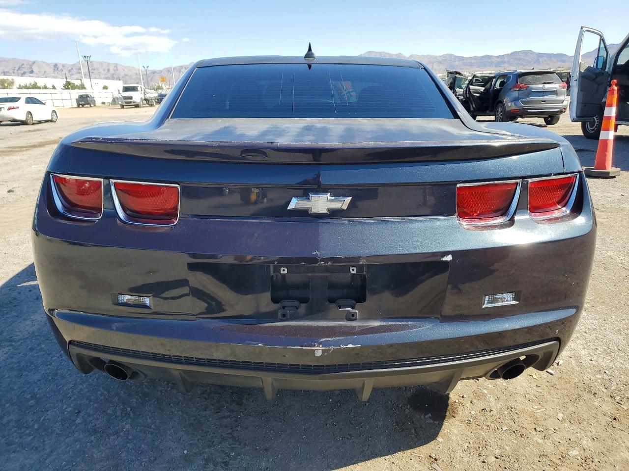 2013 CHEVROLET CAMARO LT photo 11