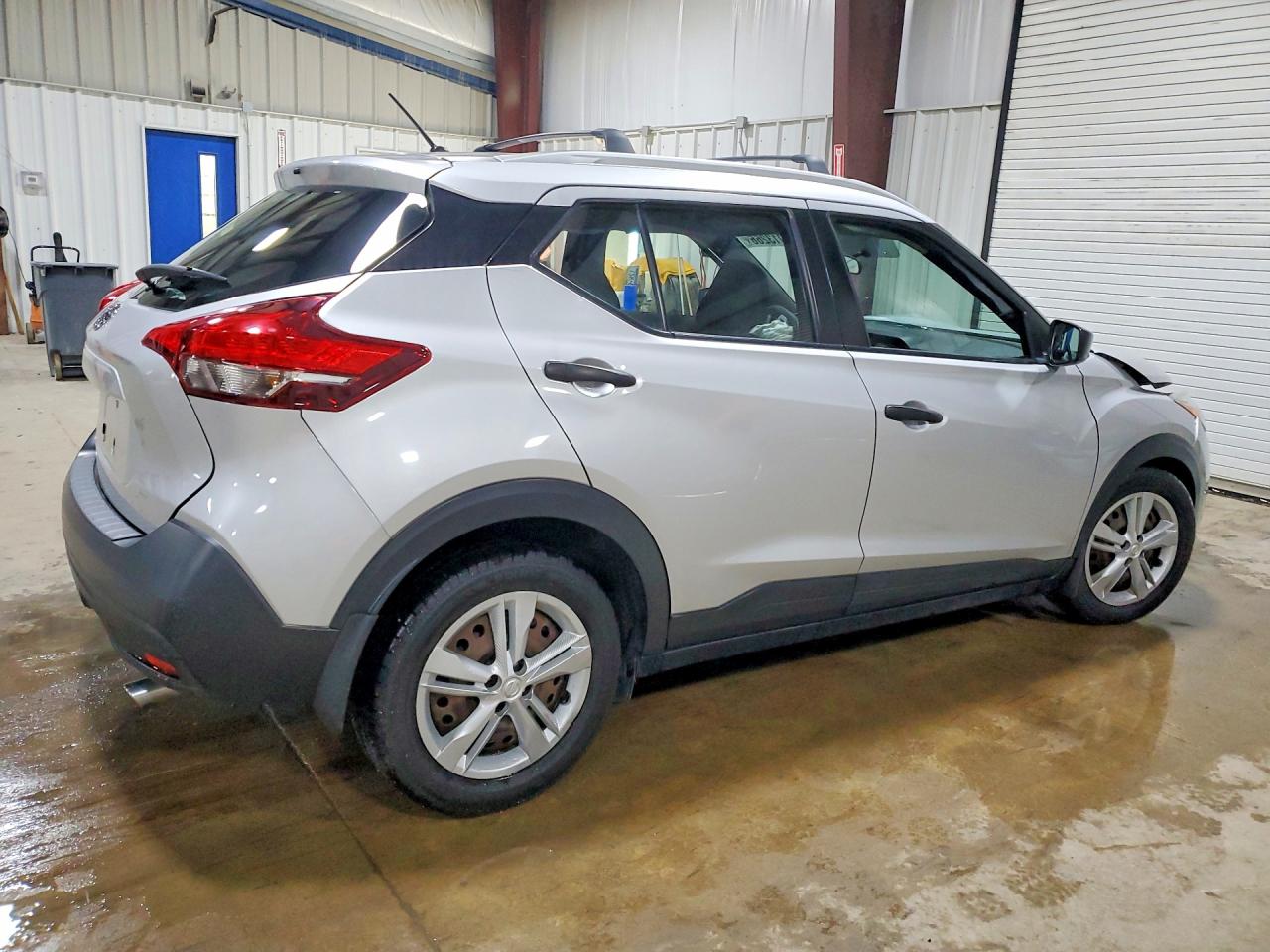 2019 NISSAN KICKS S photo 5