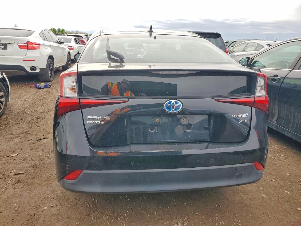 2019 TOYOTA PRIUS XLE AWD-E photo 16