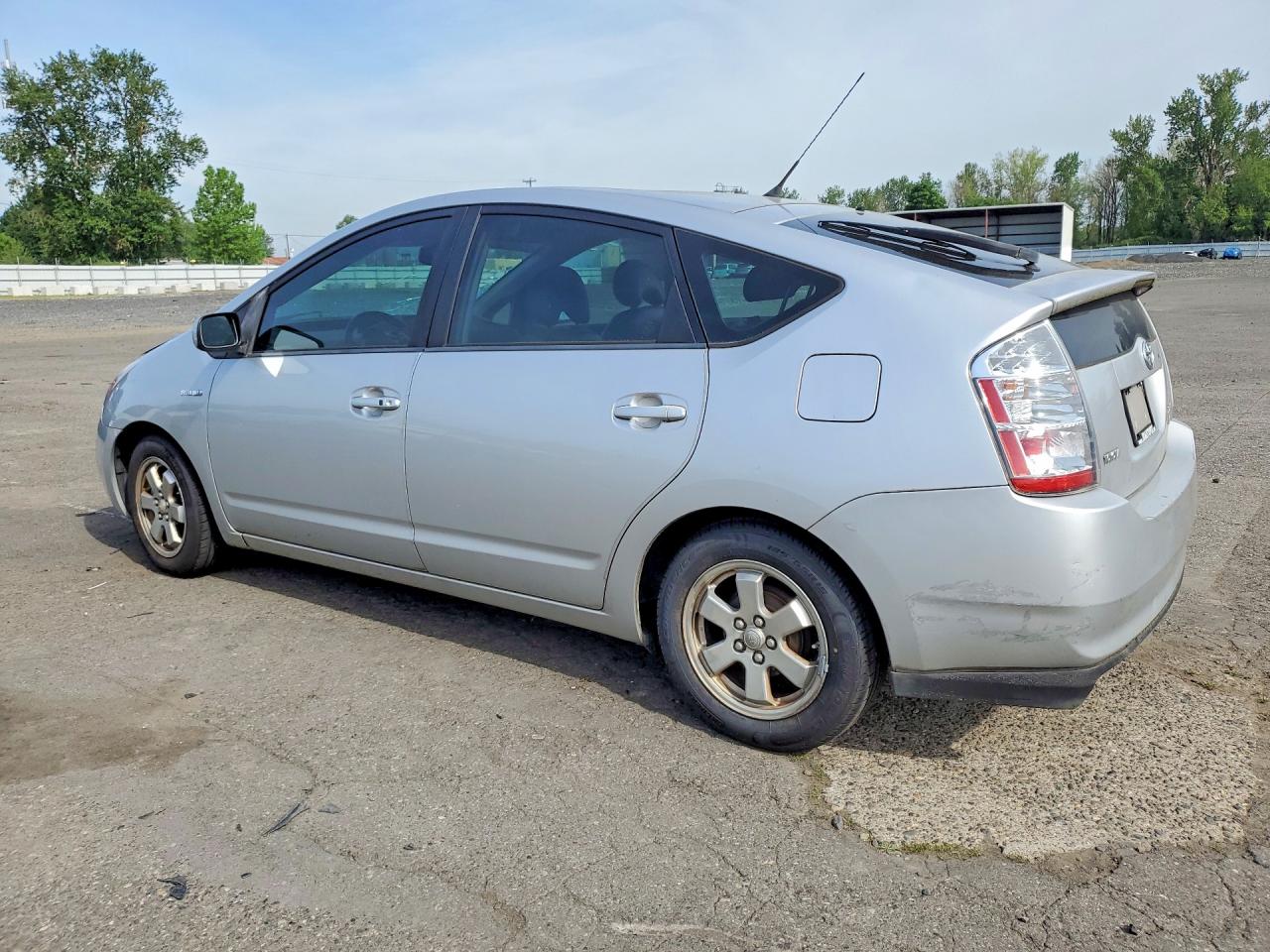 2009 TOYOTA PRIUS BASE photo 4