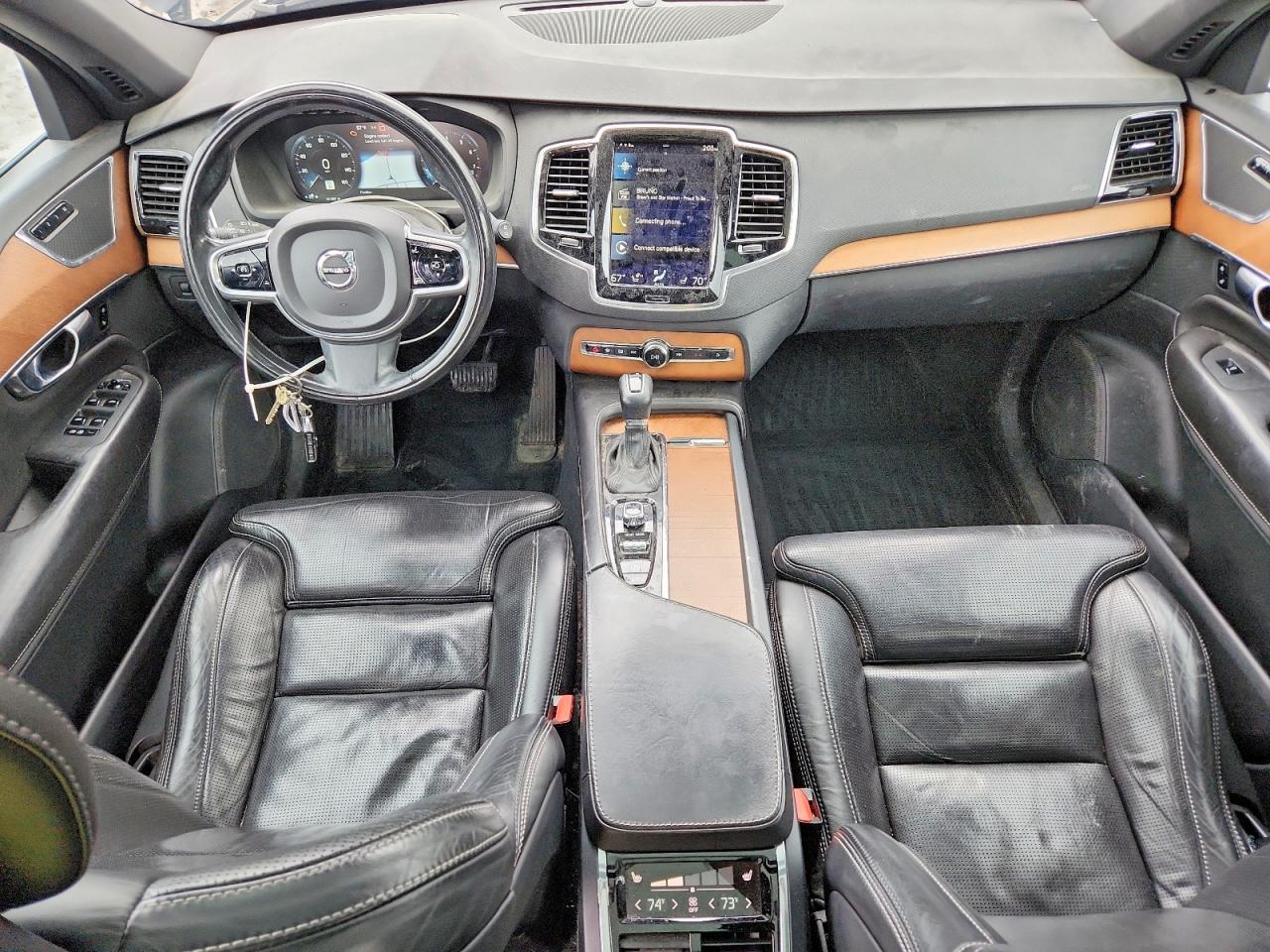2017 VOLVO XC90 T6 photo 15