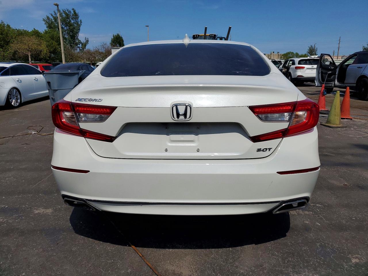 2018 HONDA ACCORD EXL photo 11