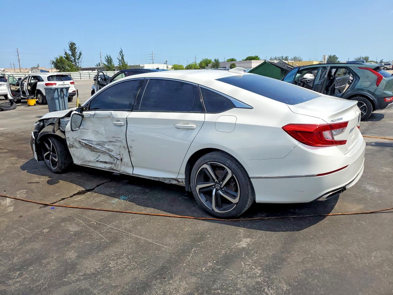 2018 HONDA ACCORD EXL photo 3