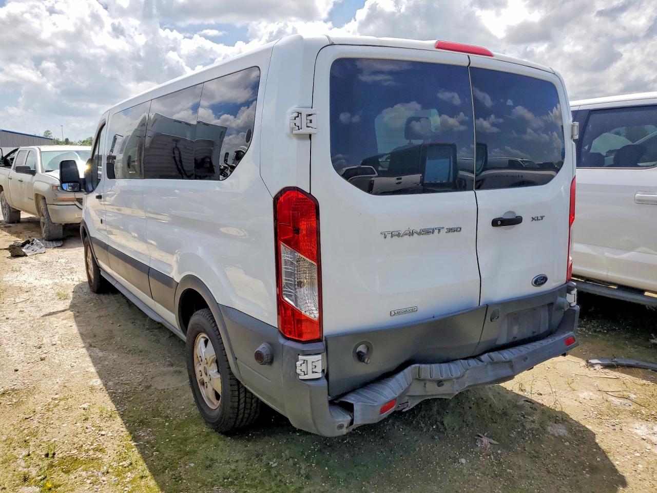 2018 FORD TRANSIT T-350 photo 2