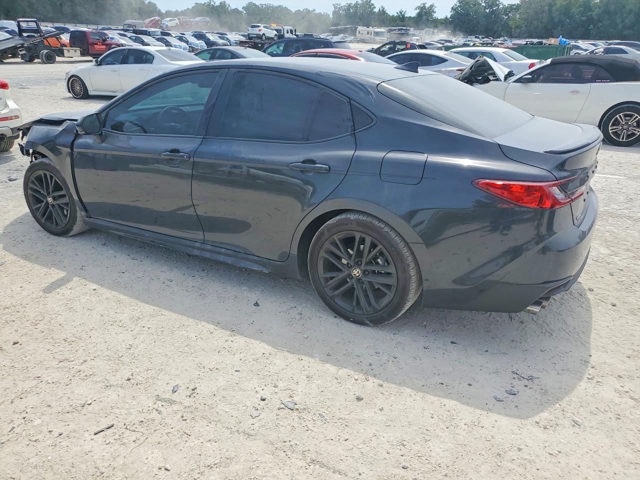 2025 TOYOTA CAMRY SE photo 3