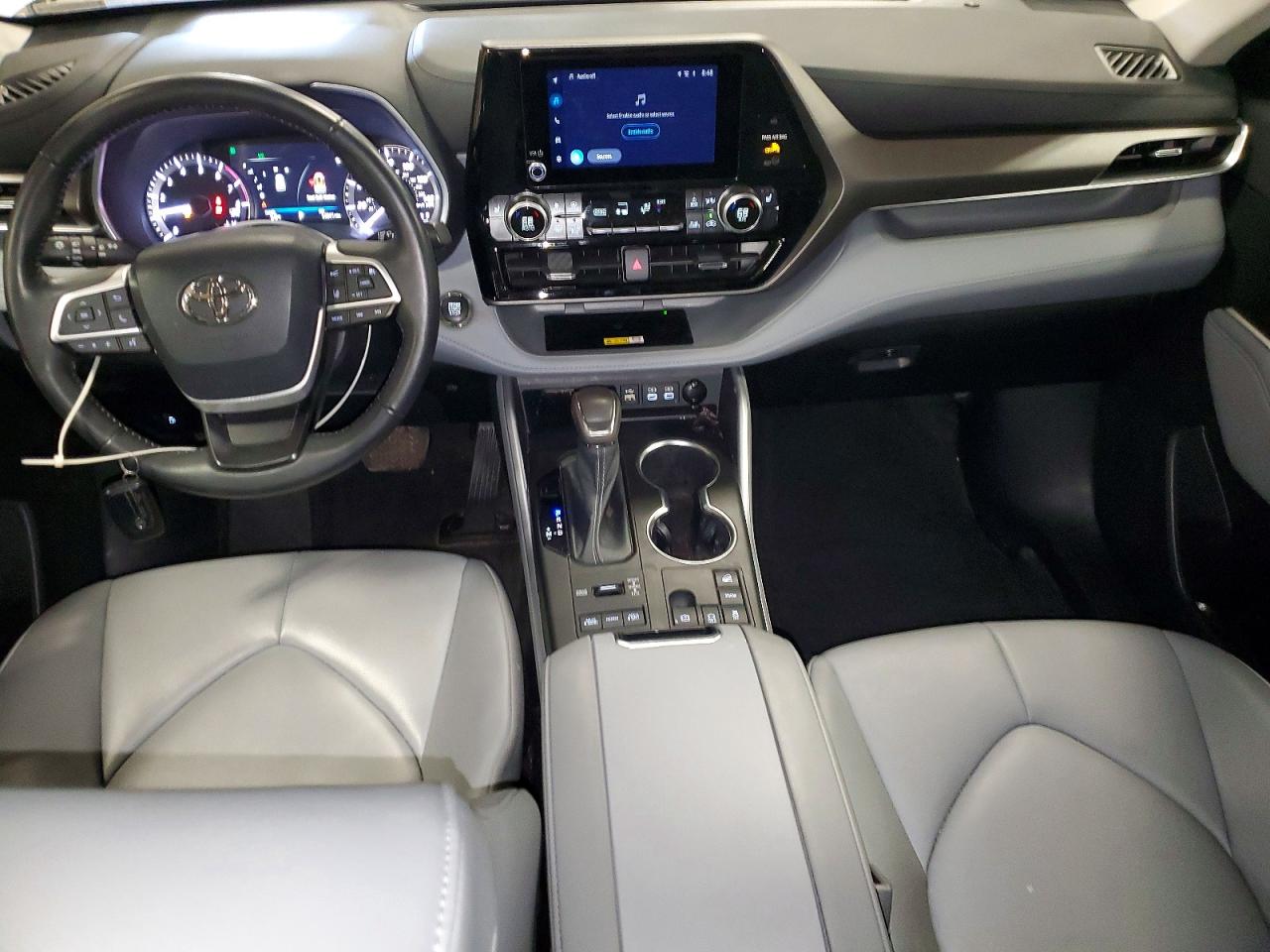 2023 TOYOTA HIGHLANDER XLE photo 22