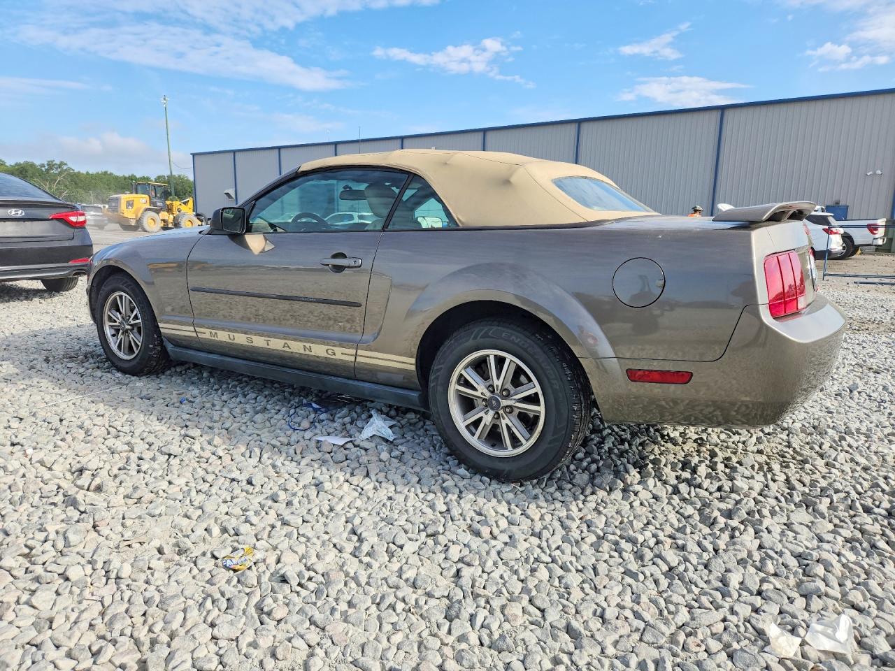 2005 FORD MUSTANG photo 2