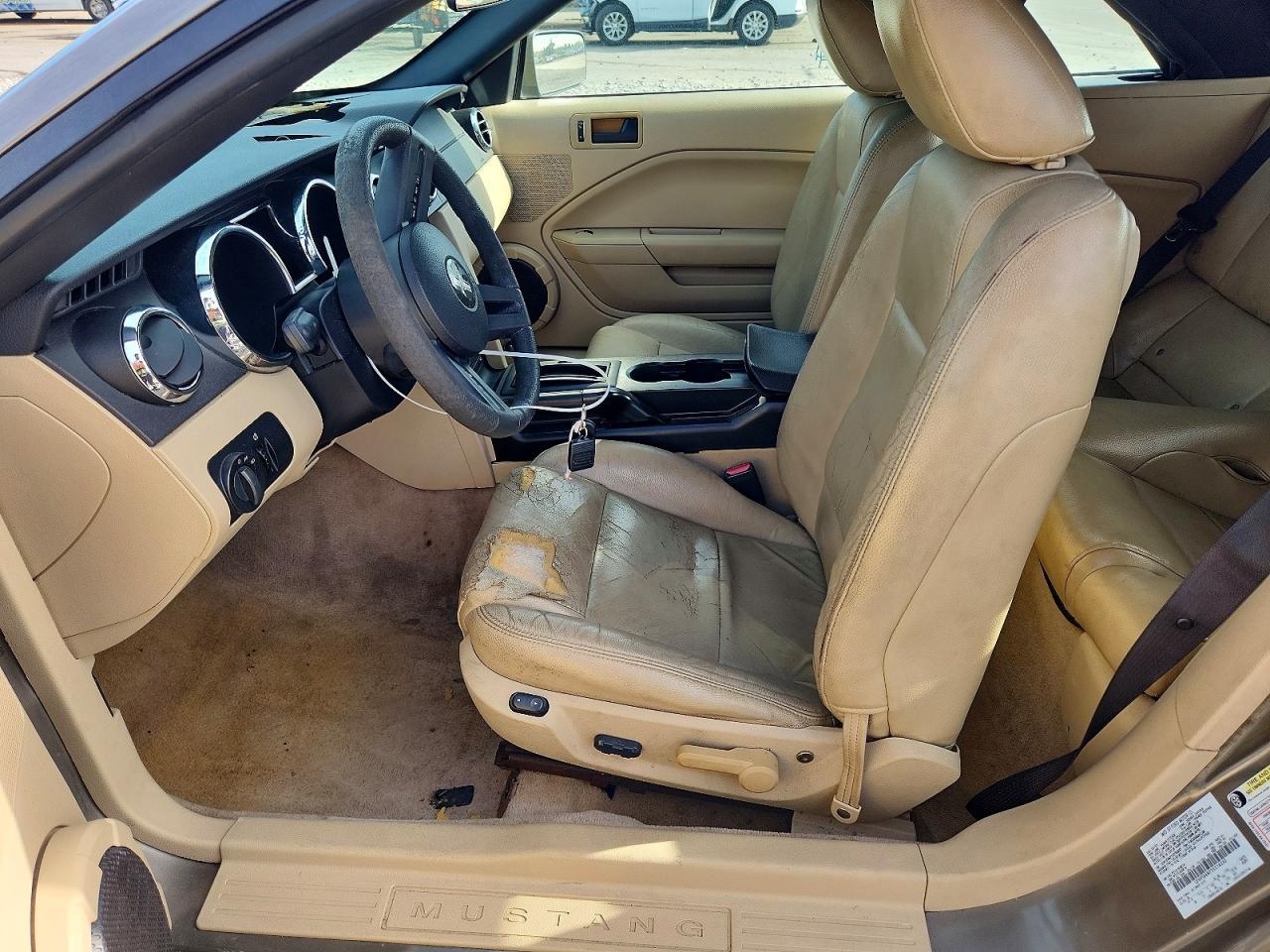 2005 FORD MUSTANG photo 7