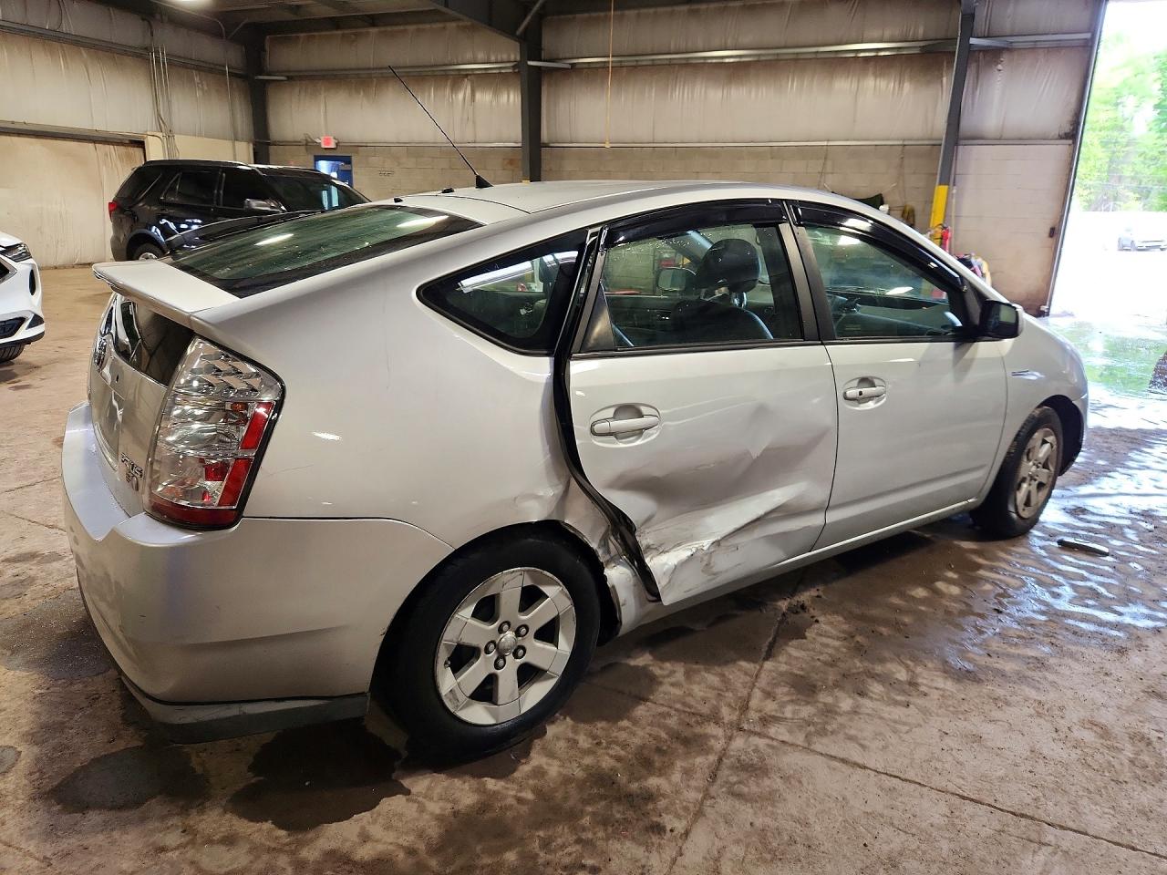 2008 TOYOTA PRIUS BASE photo 5