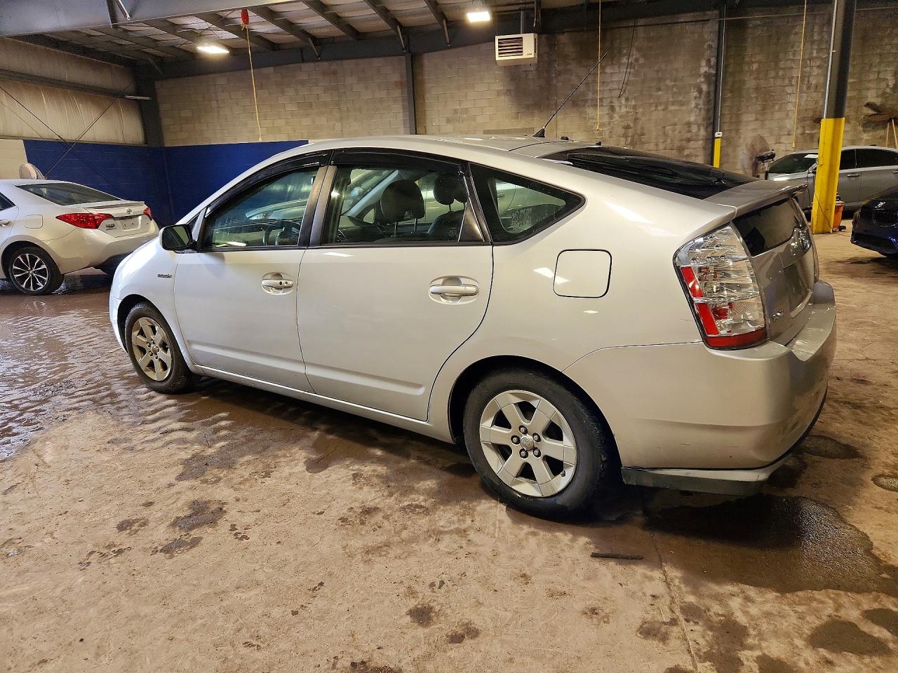 2008 TOYOTA PRIUS BASE photo 3
