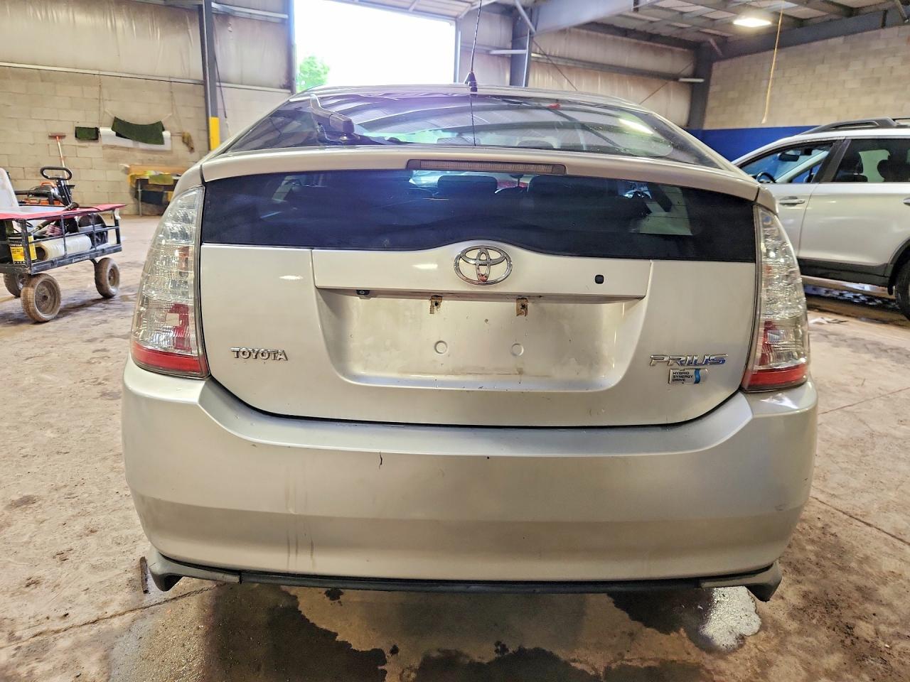 2008 TOYOTA PRIUS BASE photo 11