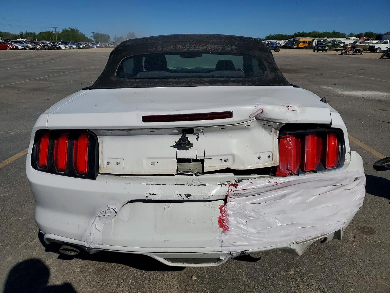 2016 FORD MUSTANG photo 16