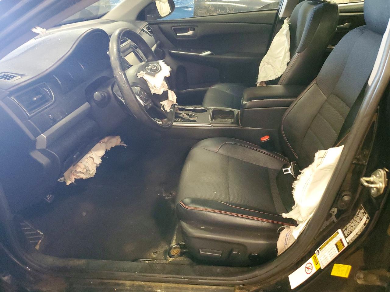 2017 TOYOTA CAMRY SE photo 19